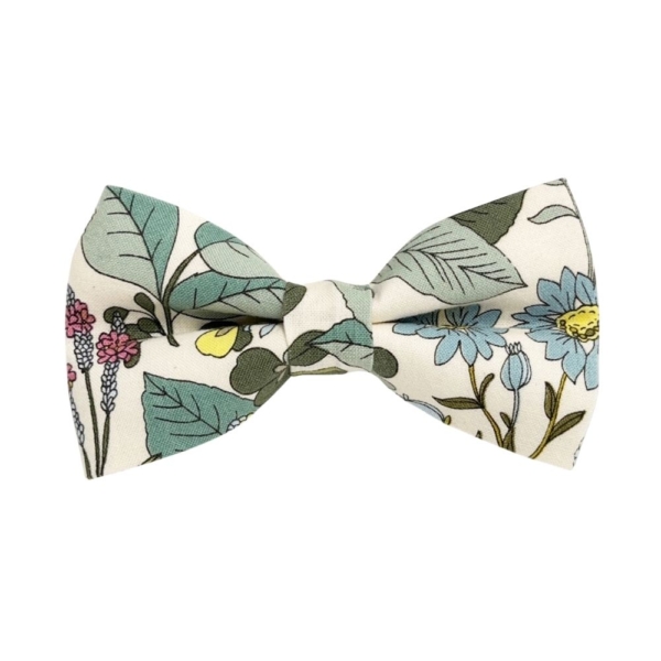 White and Blue Vintage Floral Bow Tie